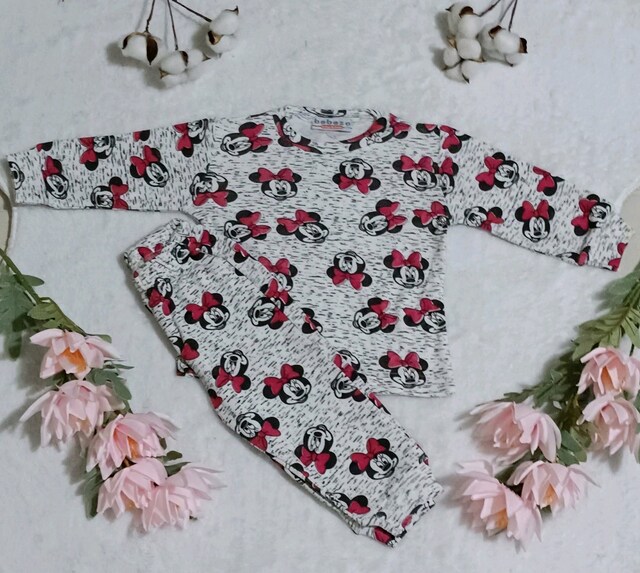Mickey Mouse Desenli Kız Çocuk Pijama Takımı