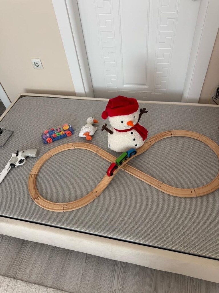 oyuncak tren ve diğer oyuncaklar - 4