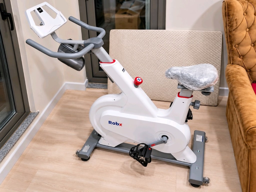 Robx E1 Smart Spin Bike | Kutulu, Garantili, Çok Az Kullanılmış - 3