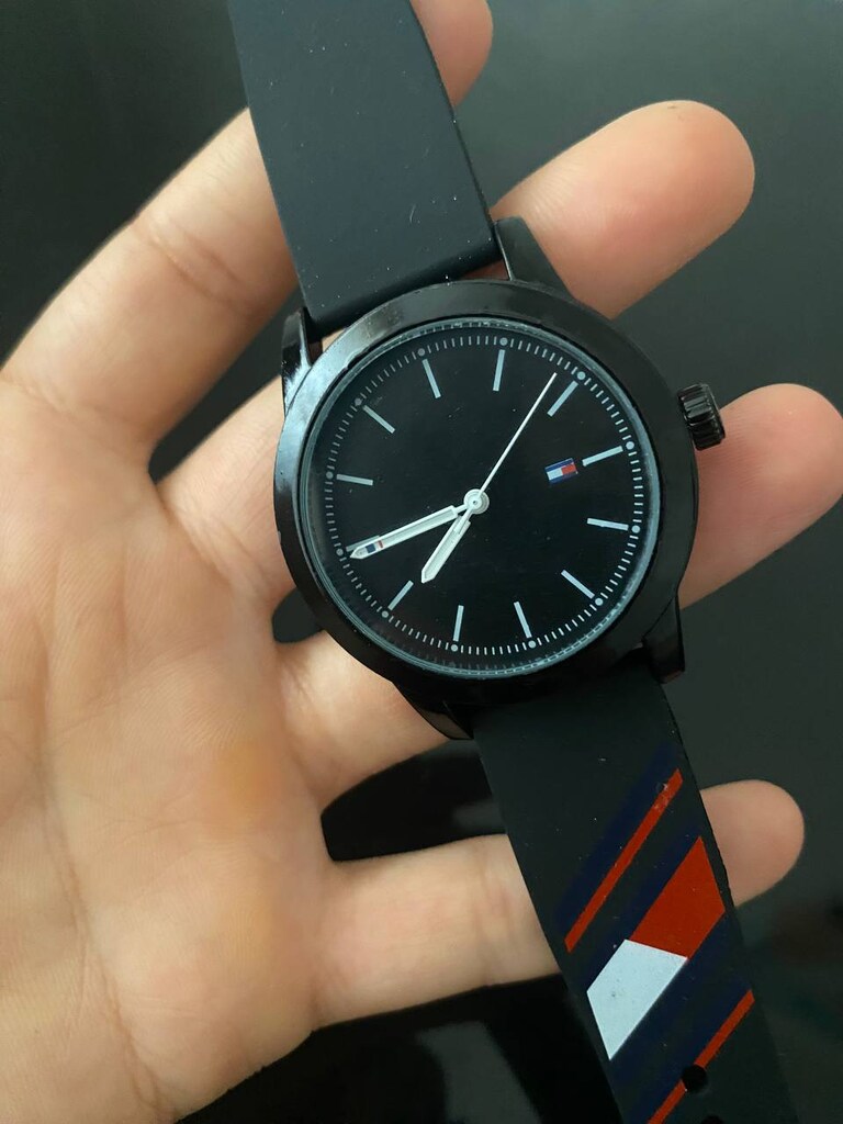 sıfır & kutulu Tommy Hilfiger Erkek Kol Saati - Silikon Kordon - 2