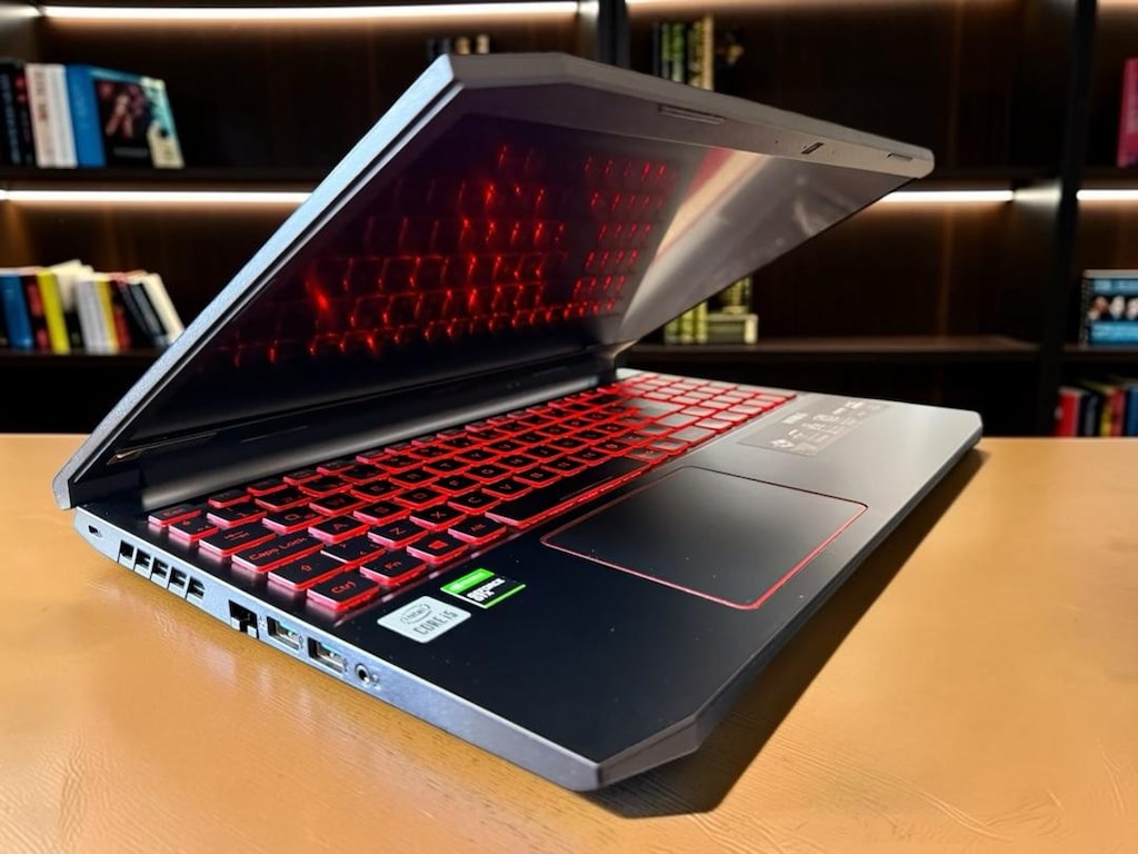 ACER NITRO 5 | GTX 1650 Ti 4GB | 16GB | 512GB SSD | 10/10 - 10