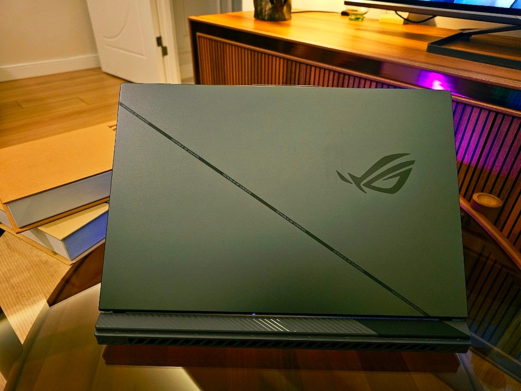Asus Rog Strix G18 i9-14900hx 240hz 18 inc Rtx4060 Laptop - 7