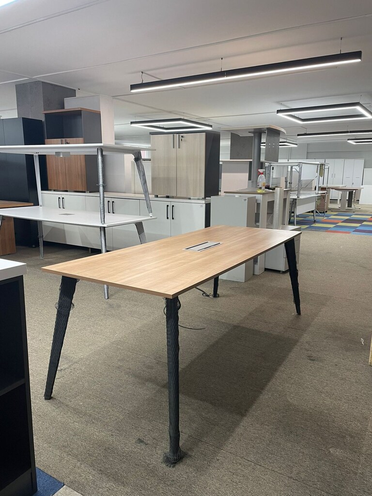 KLAS OFİS ÜSKÜDAR 80x200 MARBELLA DATAPORTLU SIFIR TOPLANTI MASA - 4