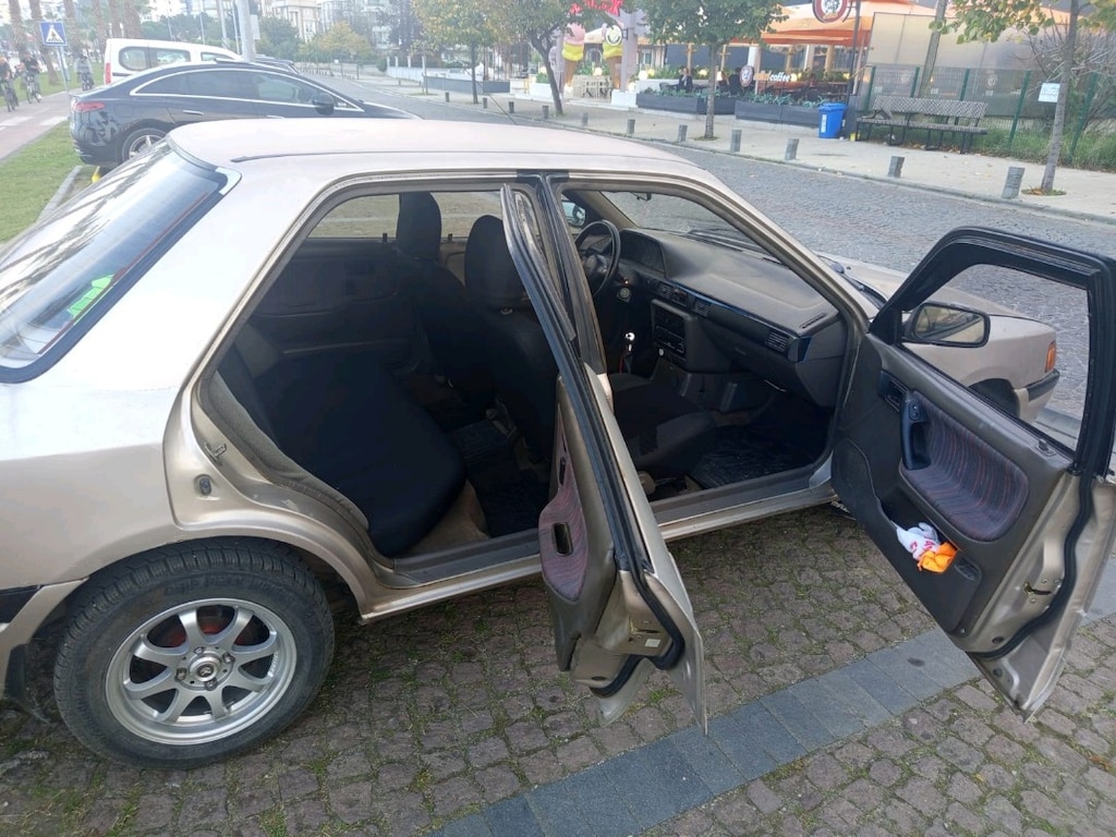 mazda 323 1.6 - 8