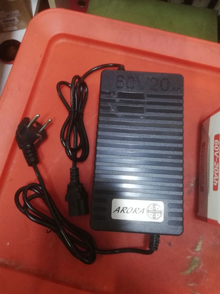 Şarz cihazı 12w 60 amper - 4