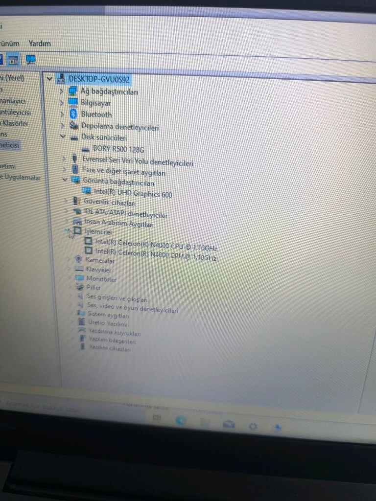 Intel işlemci 4 GB DDR4 RAM 128 GB SSD batarya durumu iyi - 4