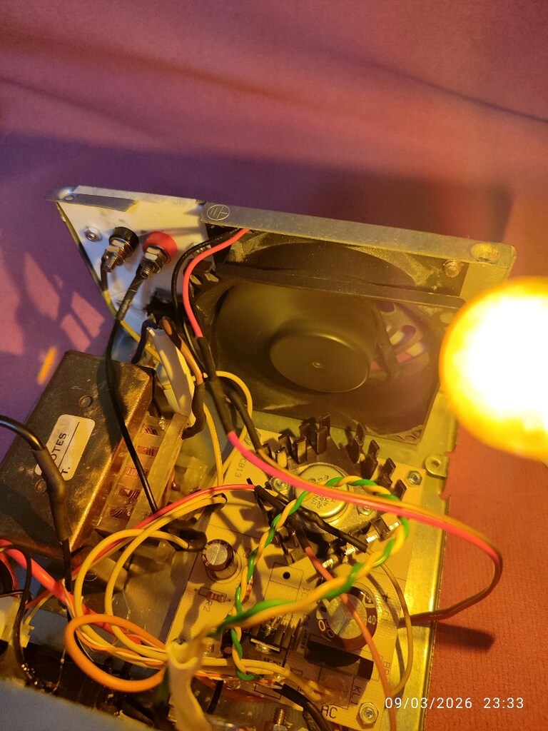 ayarlı0.7 17volt mak.4amper göstergeli adaptör 1000 tl - 5