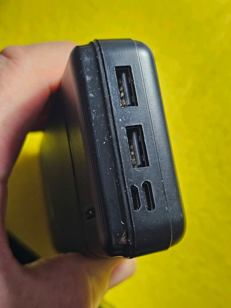 ARMADA POWERBANK.20.000 MAH. - 2