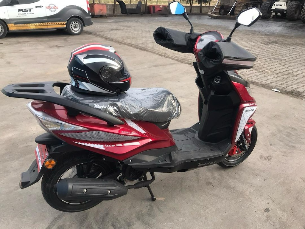 Kırmızı Motolux Scooter - 2