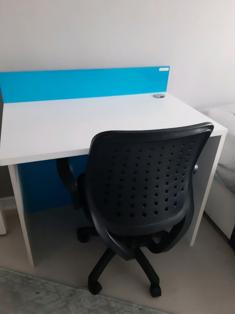 CALISMA MASASI VE KİTAPLIK ve SANDALYE - 2