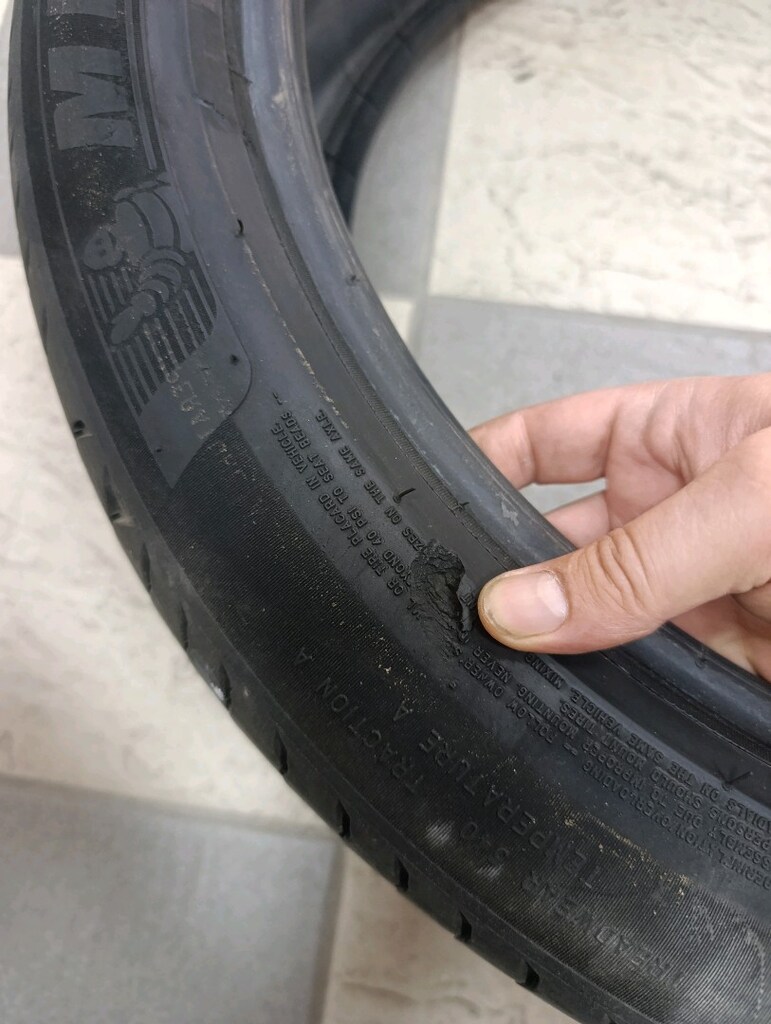 235/45/20 Michelin - 5