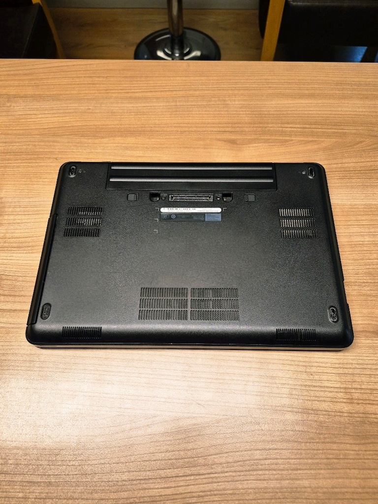 Laptop DELL i7 İşlemci 8GB Ram SSD Pili Yeni - 7