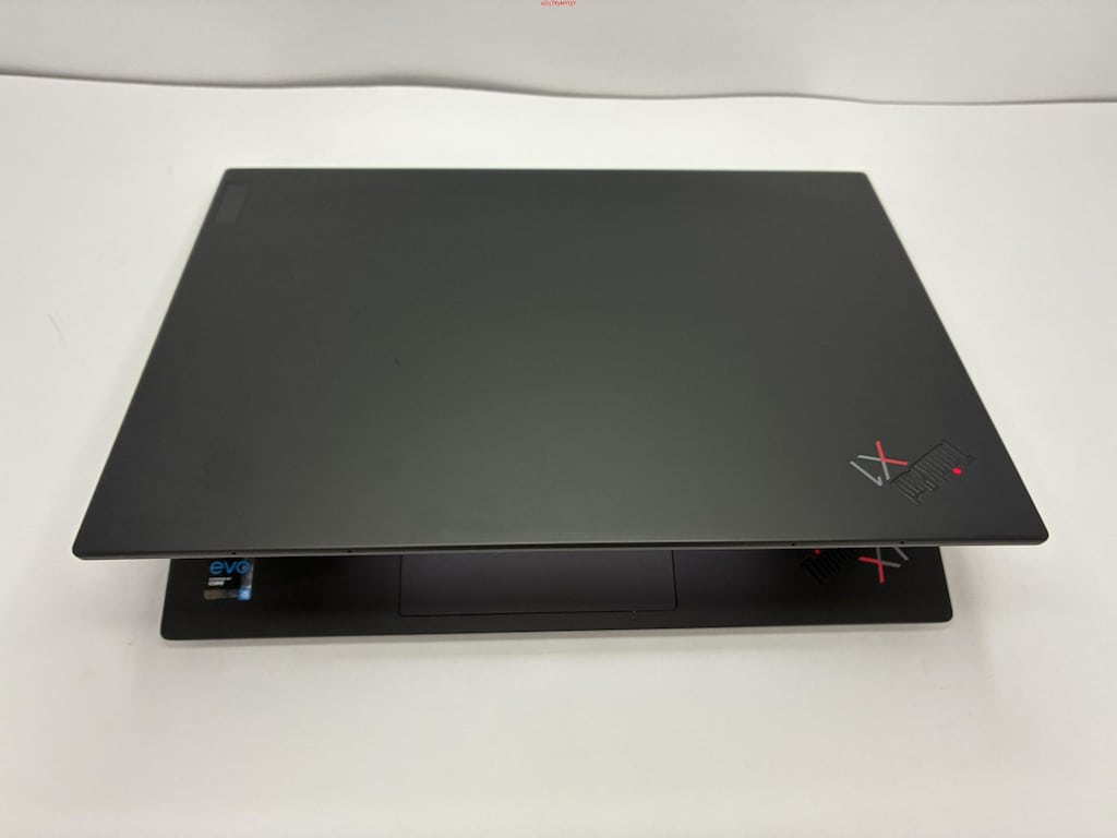 THİNKPAD X1 CARBON İ5 11. NESİL 16 GB RAM 256 M2SSD - 10