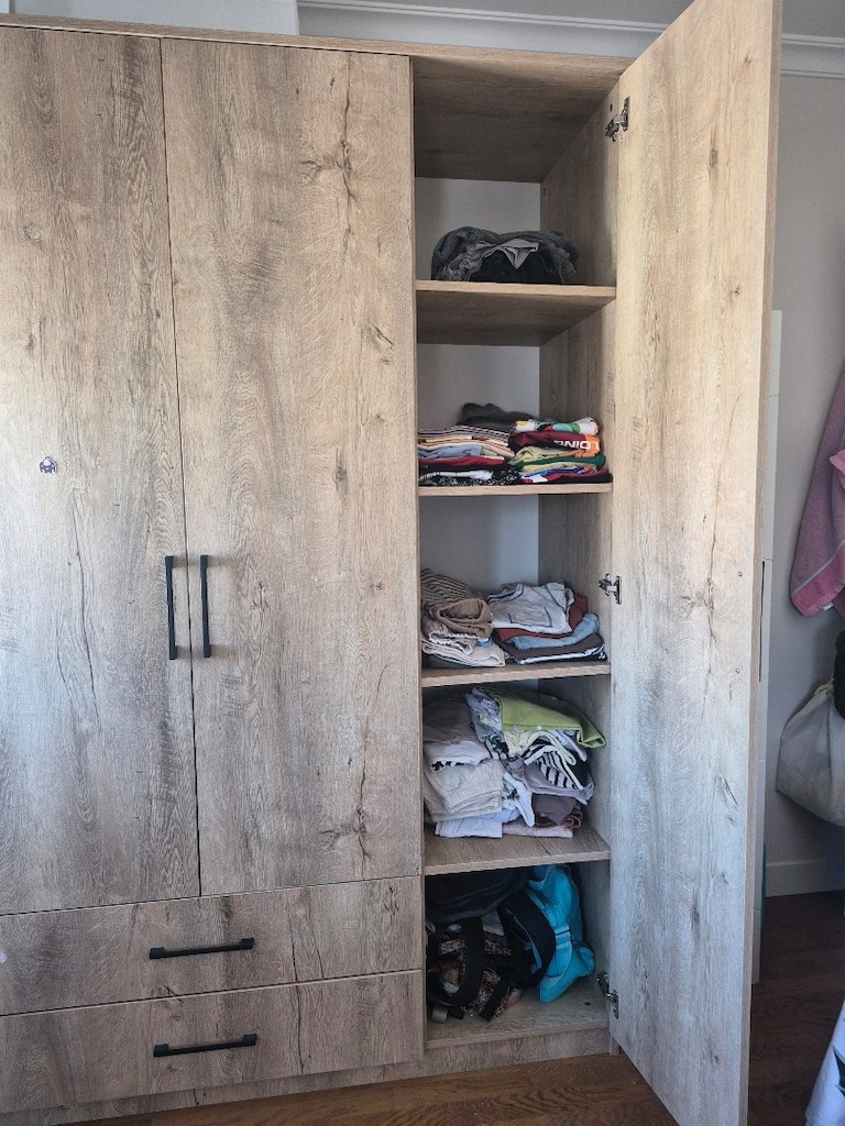 3 kapılı sağlam, kullanışlı gardırop - 2