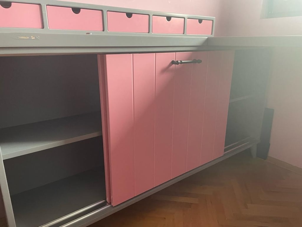Kız odası çalışma masası ve kitaplık - 2