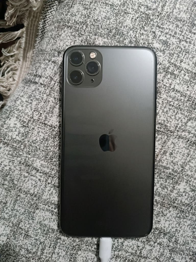 iPhone 11 pro max tr cihazi pazarlık payı vardır - 5