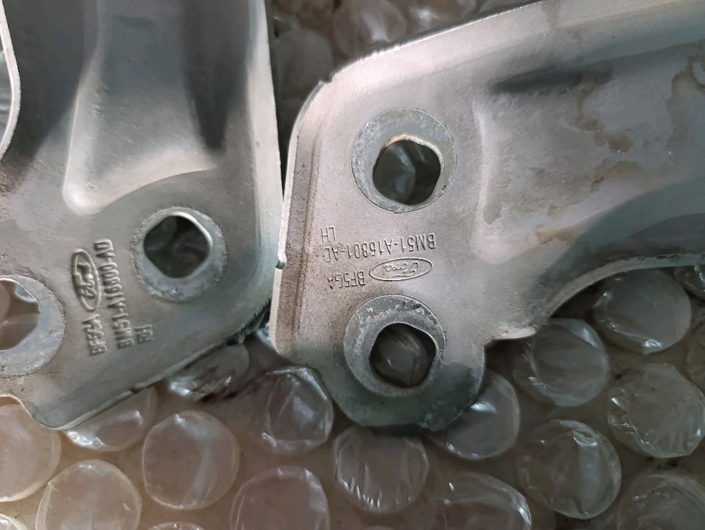 FORD FOKUS 3-3.5-KUGA-C-MAX ORİJİNAL MOTOR KAPUT SAĞ SOL MENTEŞELERİ - 3