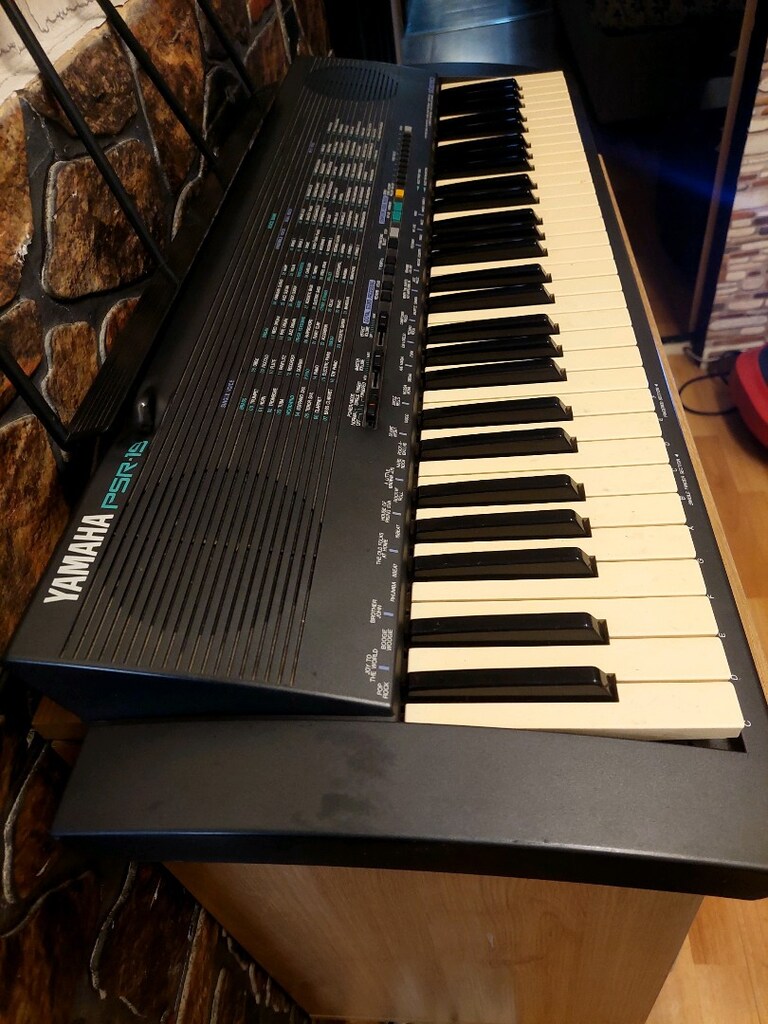YAMAHA PSR 19 ORG - 2