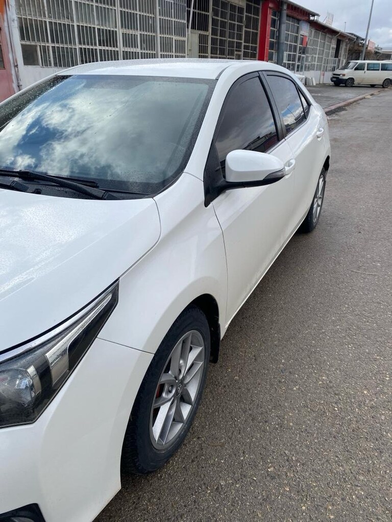 Sahibinden temiz corolla - 3
