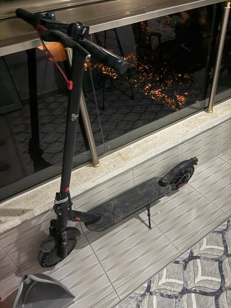 ELEKTİRİKLİ SCOOTER