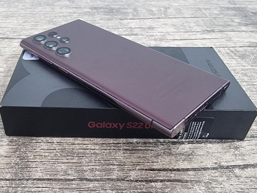 Samsung S22 Ultra / Kutu Fatura TR / 8+128 GB / Hatasız - 10