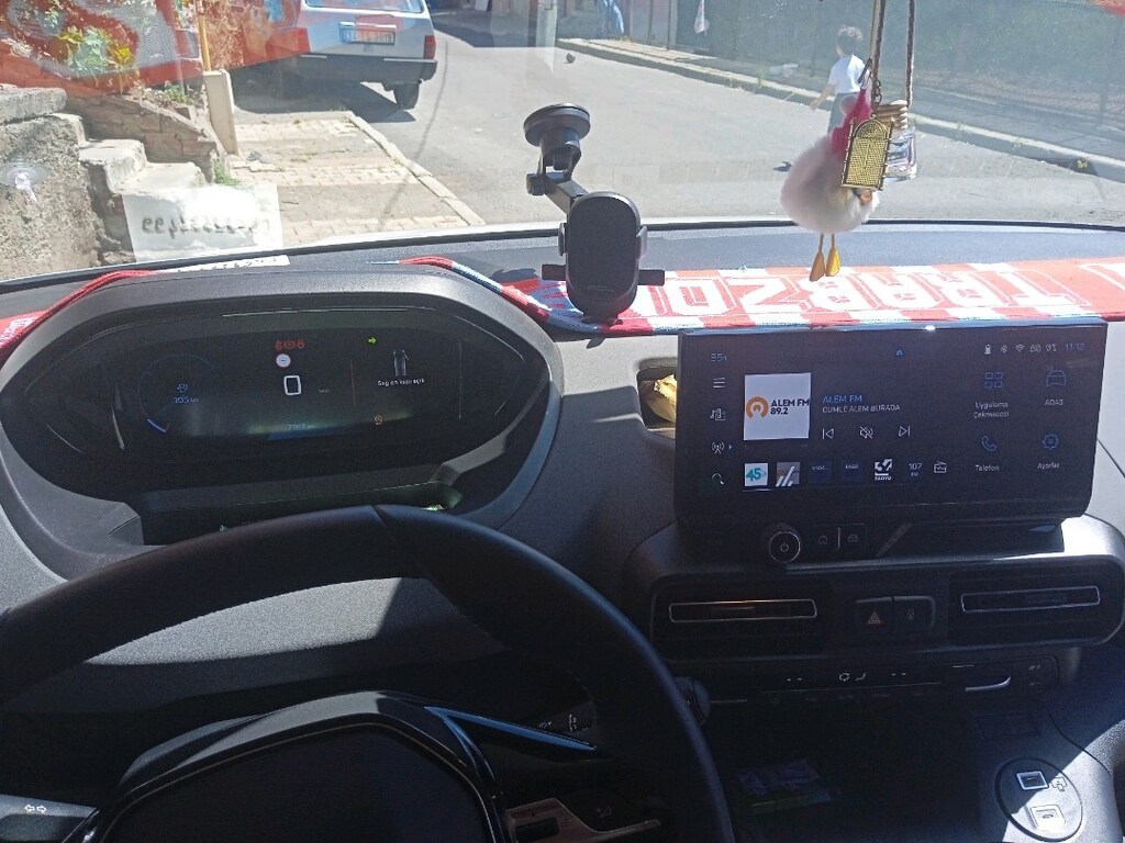 satılık 2025. 8000.km pejo rifter allure paket - 2