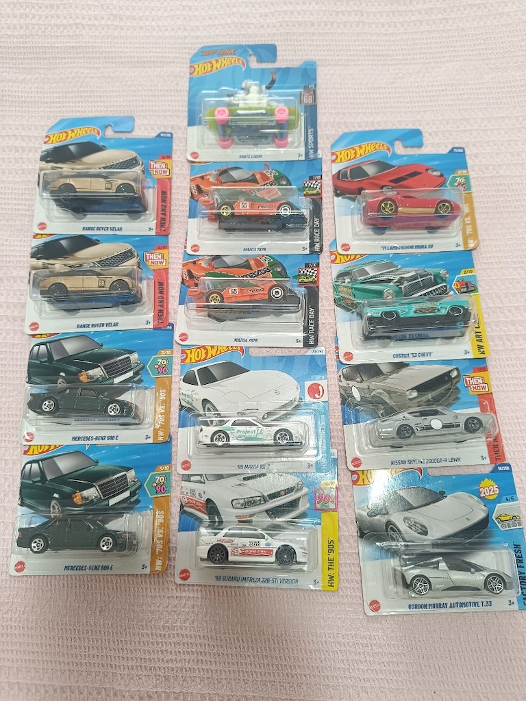 Hot Wheels th ve Premium araçlar