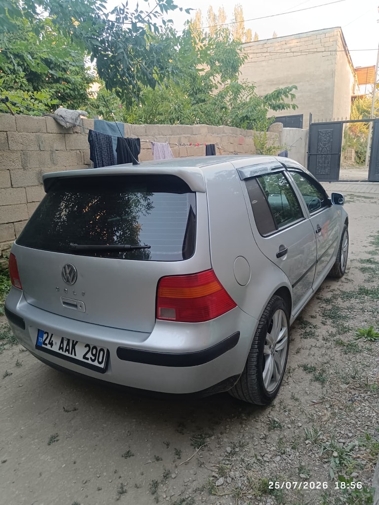 2001 MODEL VOLKSWAGEN GOLF 4 - 6