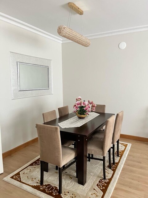 Salon masası ve 6 sandalye
