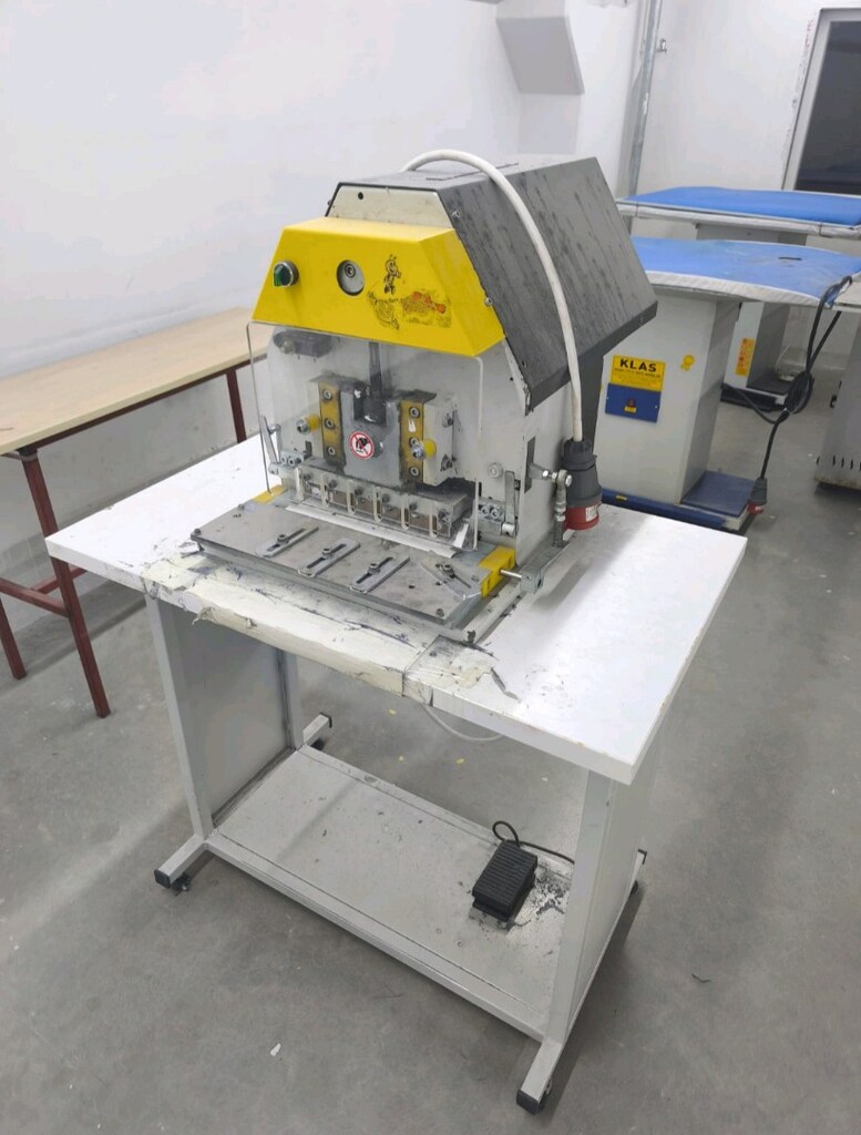 giyottin makinası