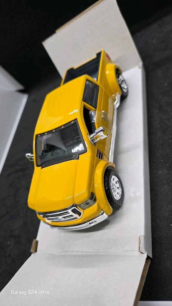 Maisto Special Edition 1:31 ölçek Ford Mighty F350 Super Duty - 4