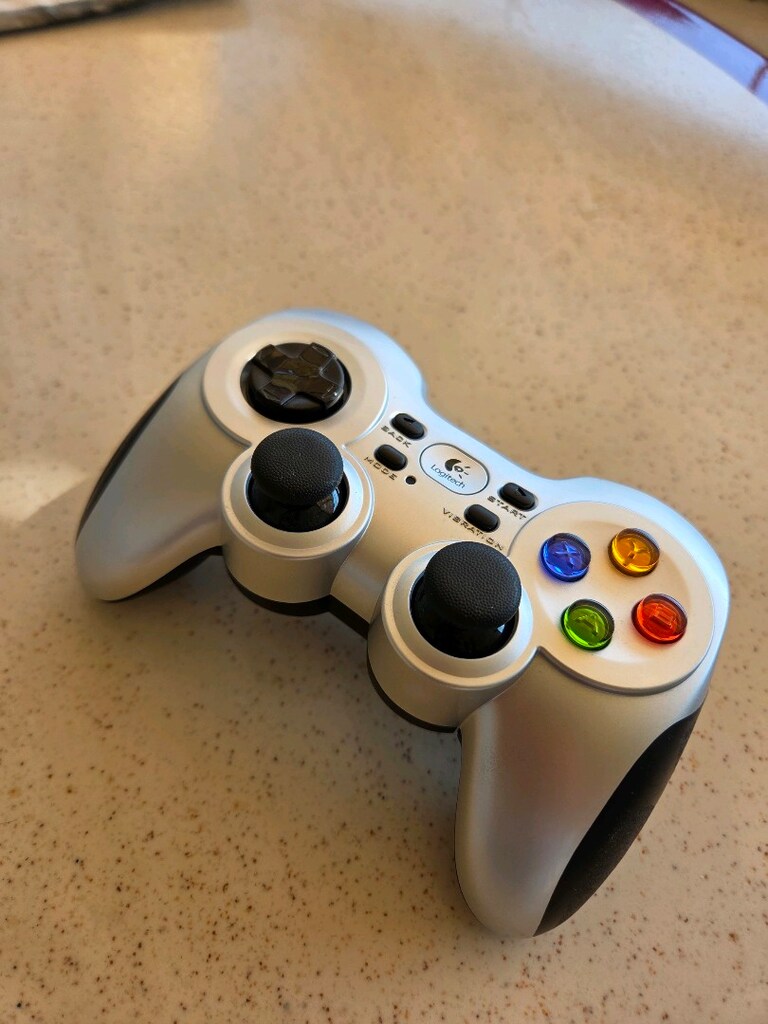 Sıfır gibi Logitech f710 gamepad - 5