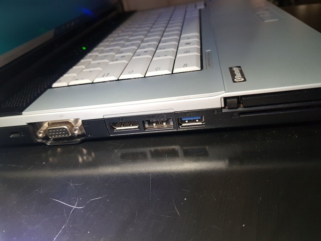 Fujitsu LIFEBOOK E sersi İ5 Temiz Kullanılmış 240 SSD Hızlı Seri - 12