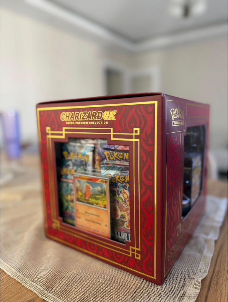 Charizard ex Super-Premium Collection - 4