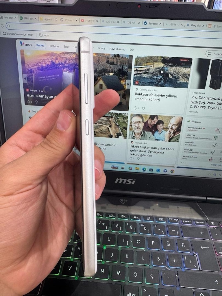 SAMSUNG S21 FE - 3