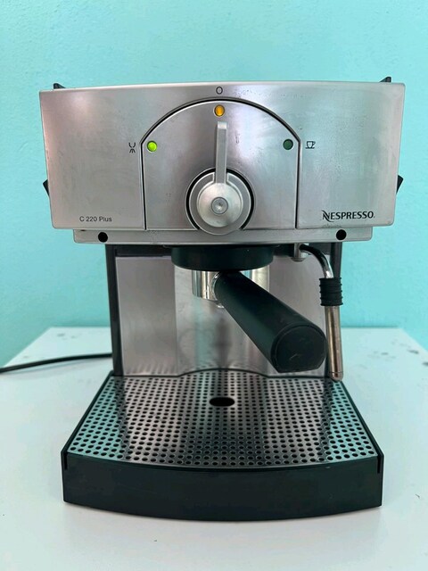 Nespresso C220 Plus Espresso Makinesi Kepçeli Espresso Sevenler İçin