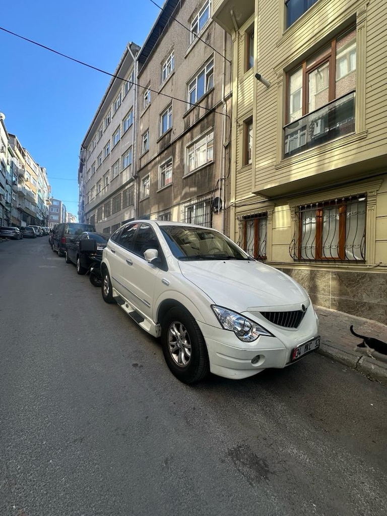 Beyaz Otomobil - 7
