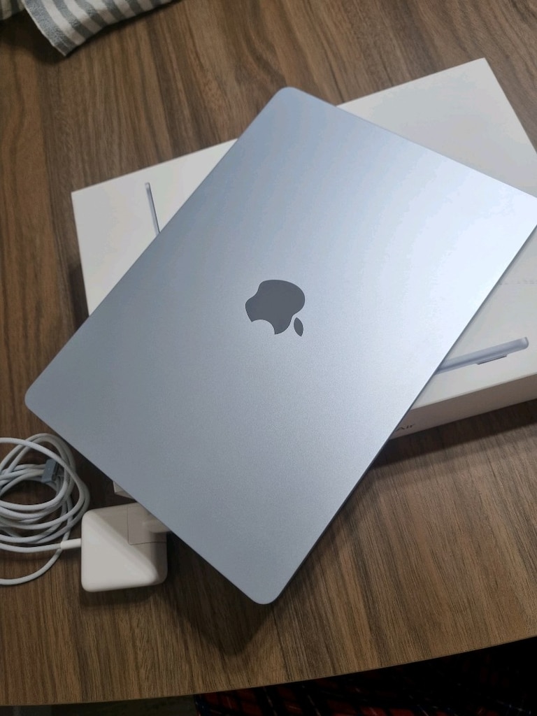 Apple MacBook Air M4 16GB / 256GB – Gök Mavisi - 3