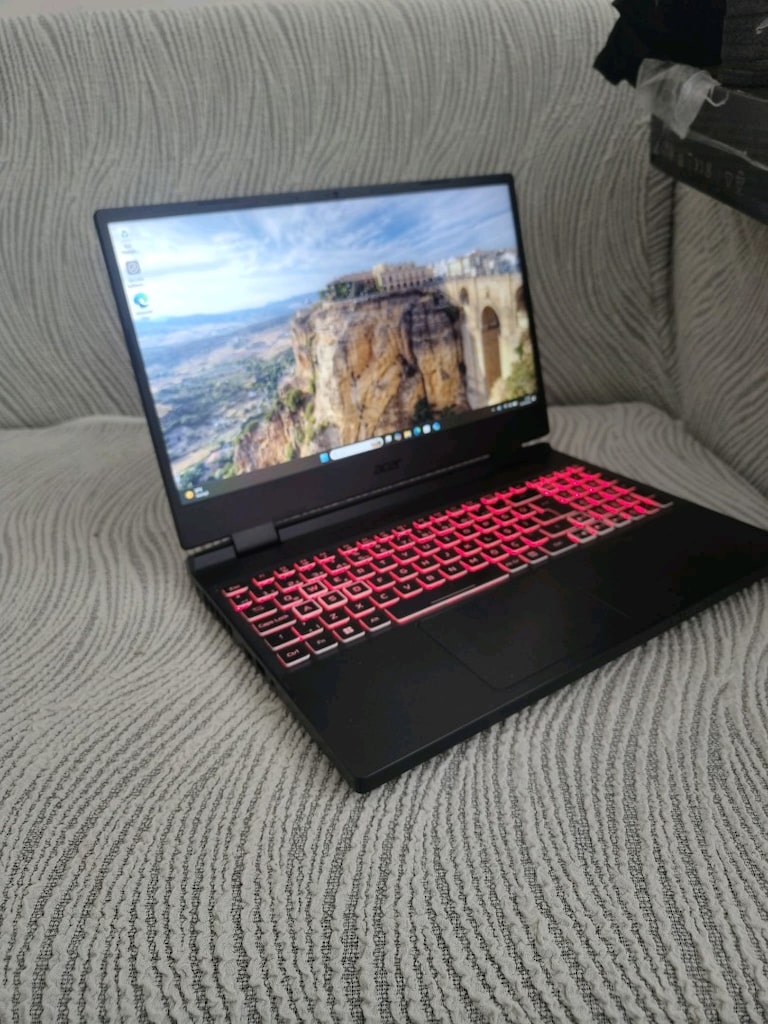 Acer Nitro 5 - RTX 4050 - İ5 12500H - 4