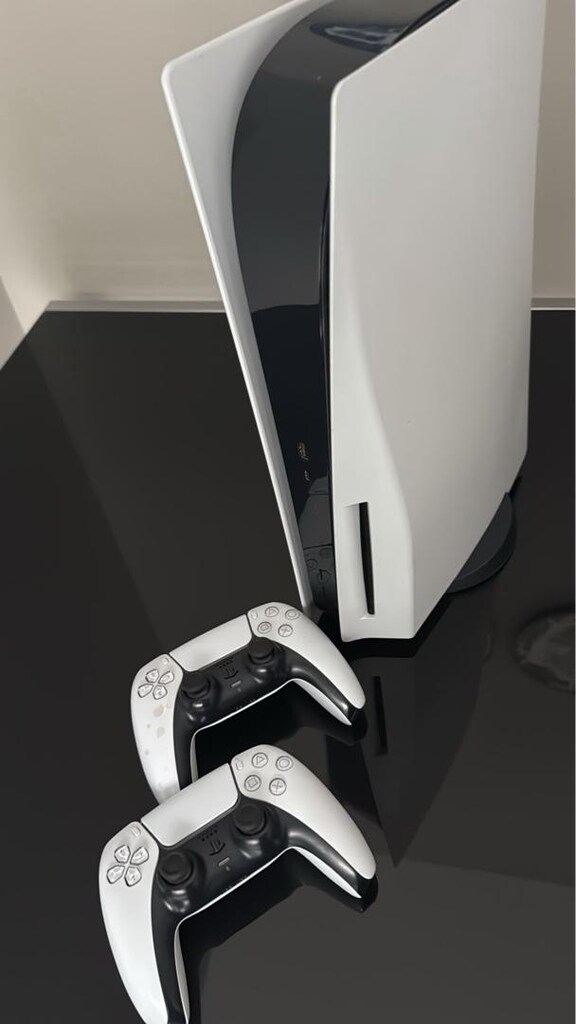 PS5 Slim Disc Edition (1 TB) - 3