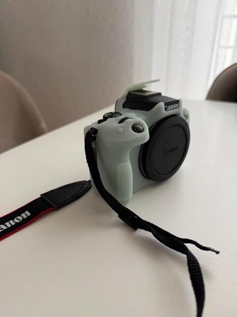 * Canon EOS R50 aynasız fotoğraf makinesi