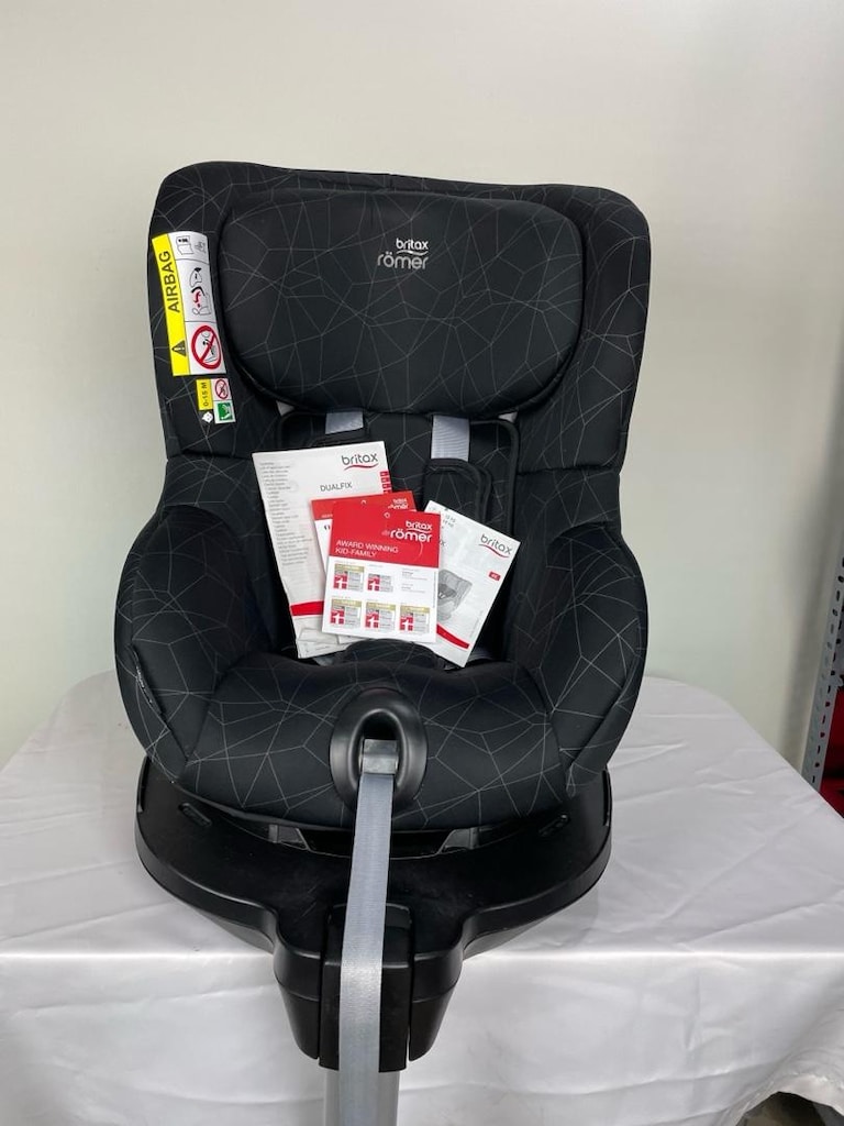 Britax Rômer dualfix M plus 360 derece dönebilen koltuk - 6
