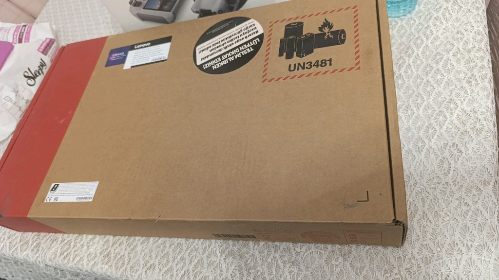 Lenovo Yoga Pro 9 / OLED Ekran / Core Ultra 7 / RTX 5060 / 32GB RAM / - 3