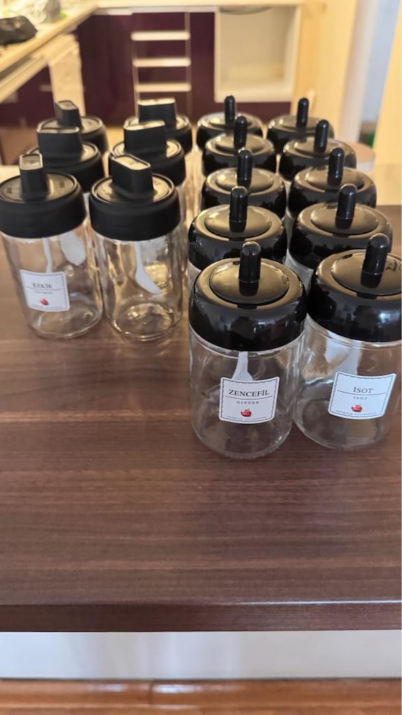 16 Adet Kendinden Kaşıklı Cam Baharatlık Seti (300 ml) - 4