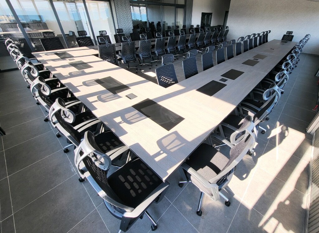60 KİŞİLİK TOPLANTI MASASI 2500 × 120 cm. - 9