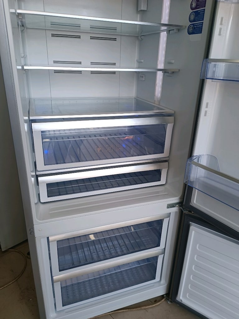 Beko Gri Alttan Donduruculu 580 Litre Nofrost Buzdolabı - 7
