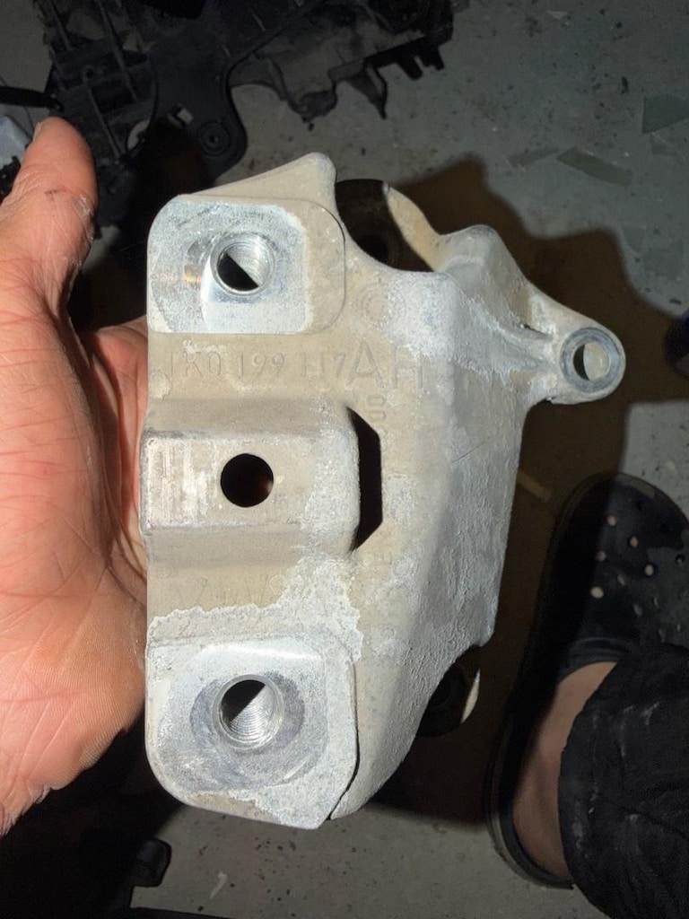 AUDI A3 GOLF JETTA ŞANZIMAN BAĞLANTI BRAKETİ 1K0199117AF ORİJİNAL - 2