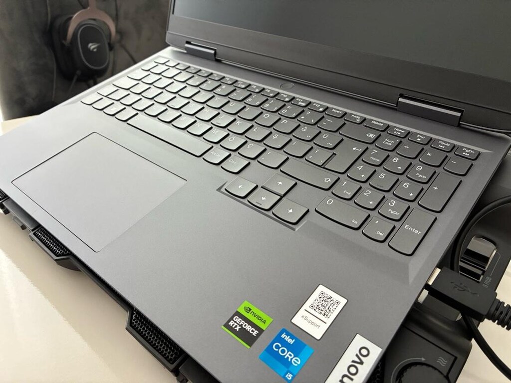 Lenovo loq 3050 oyuncu laptop - 4