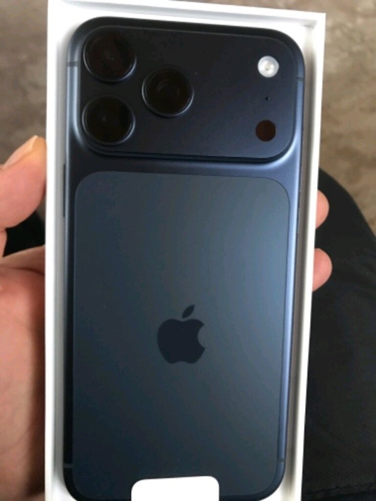 iPhone 17 Pro Max - 3
