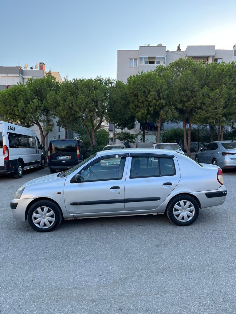 TERTEMİZ KULLANILMIŞ BAKIMLI AİLE ARACI RENAULT CLİO 1.5DCI - 4